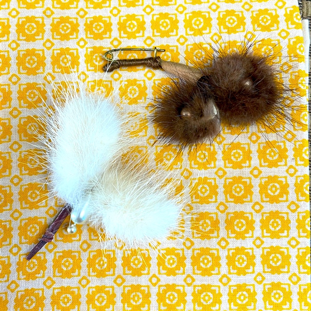 Vintage 1950s Brooch Mink Fur Tail Pin Real Fur Brooches LEATHER Costume Jewelry
